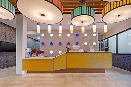 GLo Best Western Kanata Ottawa West