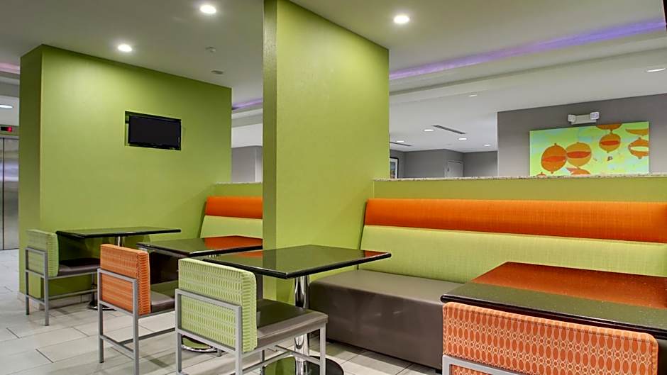 Holiday Inn Express & Suites Jackson Downtown - Coliseum By IHG