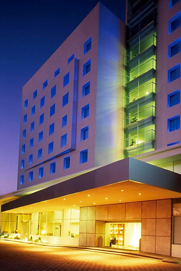 Fiesta Inn Express Puebla Finsa