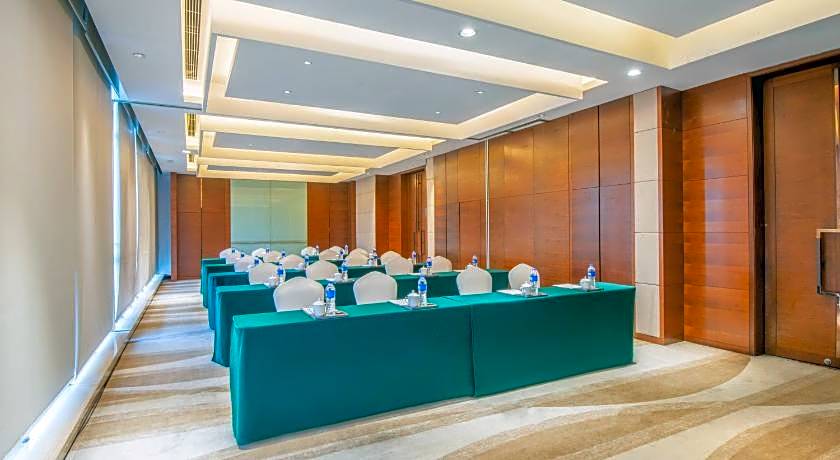 Holiday Inn Nantong Oasis International By IHG