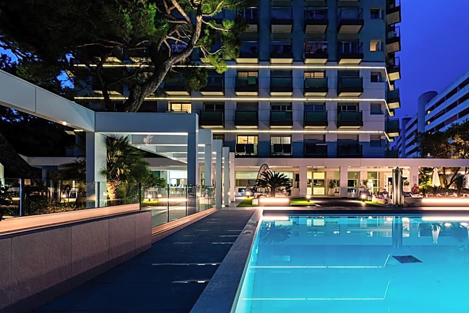 International Beach Hotel