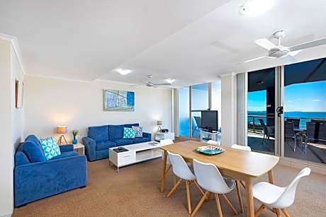 Three-Bedroom Apartment with Beach View - Level 6