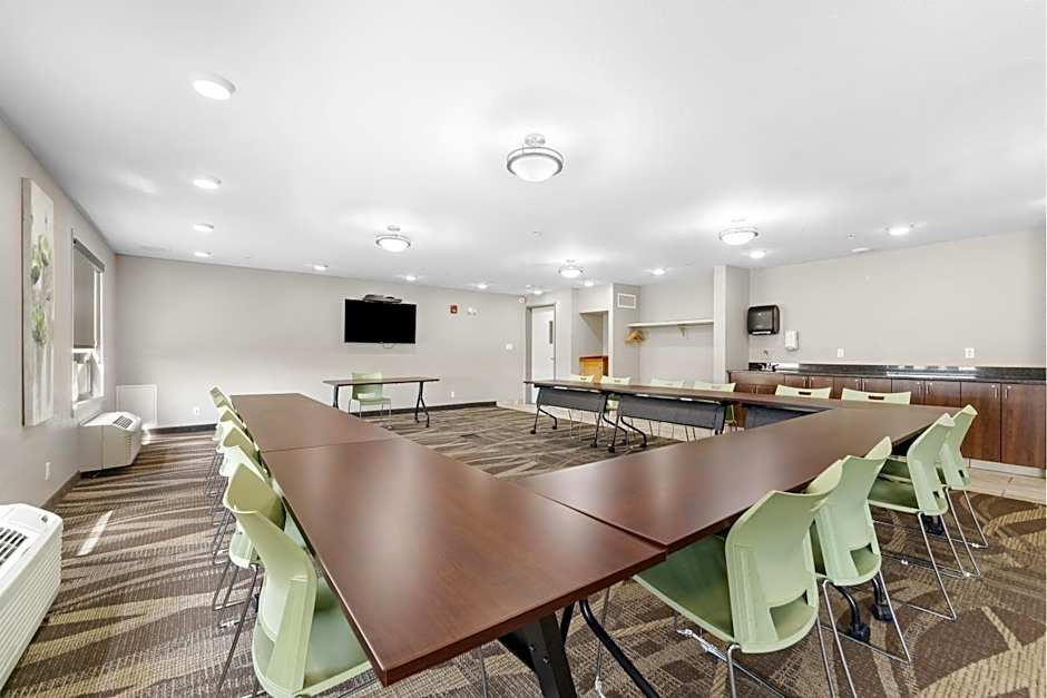 Home Inn and Suites Lloydminster