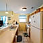Affordable SPI family condo - walking distance to the beach, Sleeps 6, Third Floor, 2025 Traveler Award