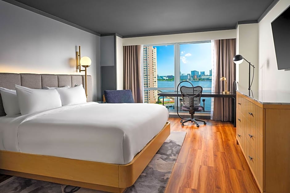 Renaissance Portsmouth-Norfolk Waterfront Hotel