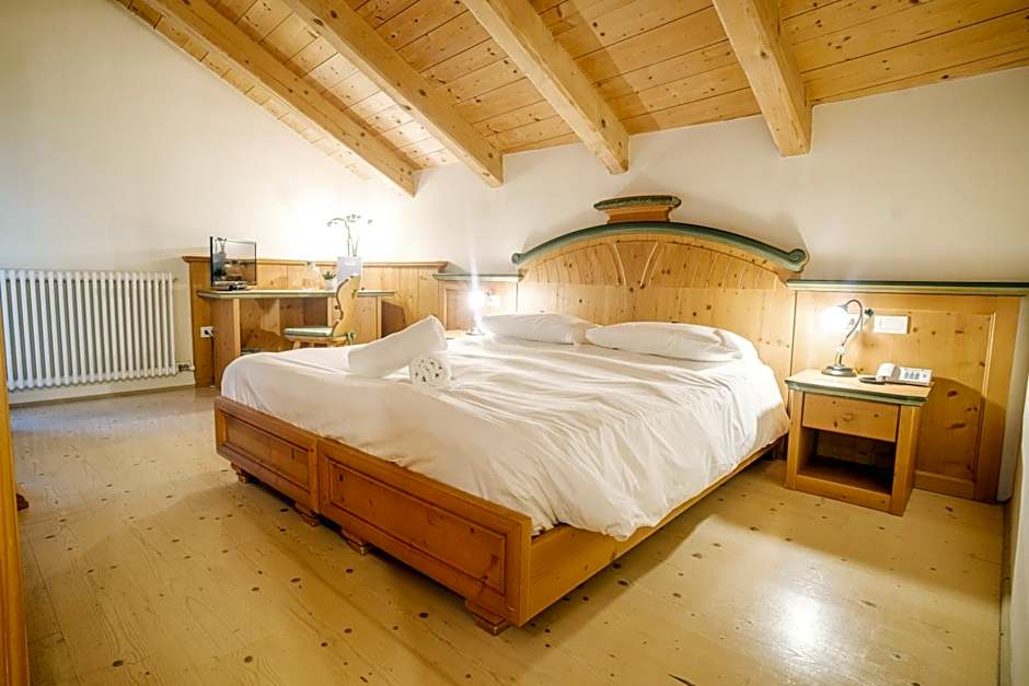 Photo 1 of 9 of Triple Room