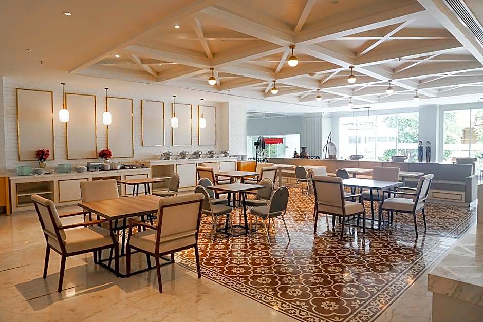 Maxonehotels At Glodok