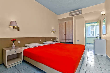 Superior One-Bedroom Apartment