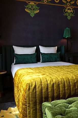 Deluxe Small Single Room