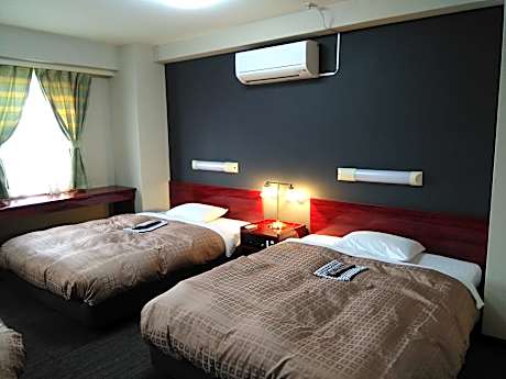 Twin Room - Non-Smoking