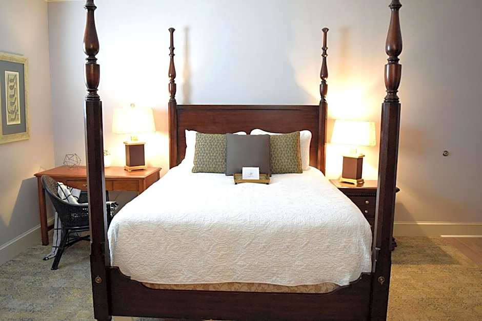 JH Adams Inn, Trademark Collection by Wyndham