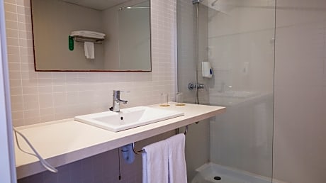 TWIN WITH BALCONY 3 ADULTS