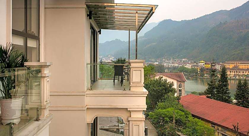 Sapa Mountain Queen House