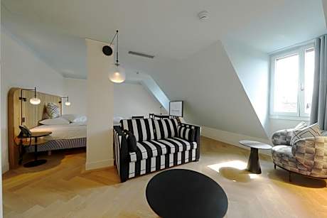 Suite with Sofa Bed