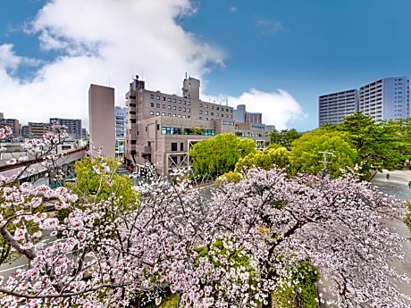 Minamisenri Crystal Hotel