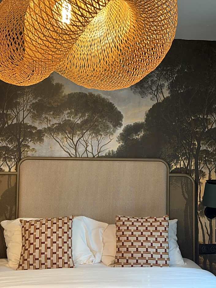 Le Village Montmartre by Hiphophostels