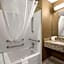 Microtel Inn & Suites by Wyndham Kenedy/Karnes City