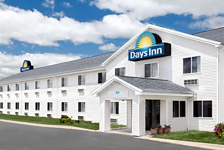 Days Inn by Wyndham Neenah