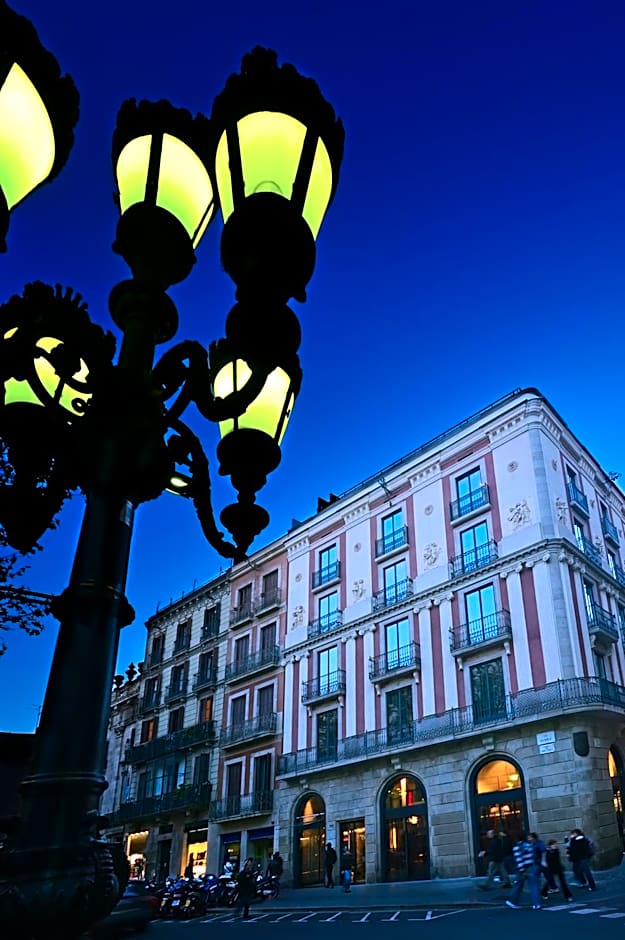 Hotel Bagues, a Small Luxury Hotel of the World