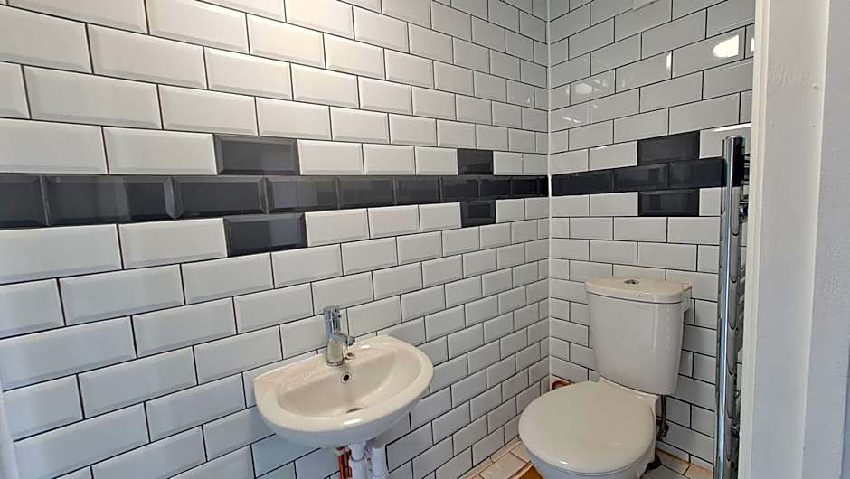 Grace Apartments - Living Rock