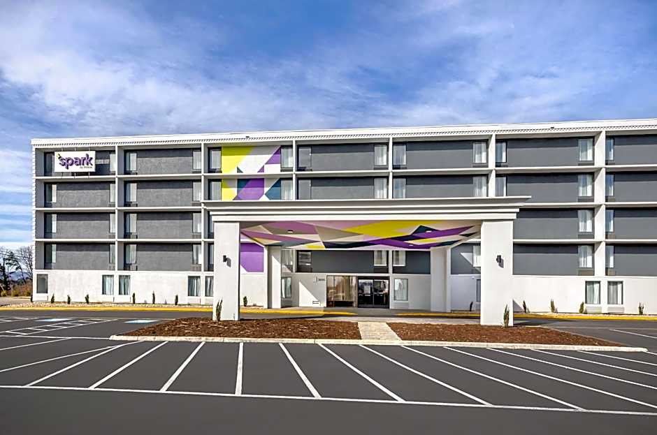 Spark by Hilton Roanoke Airport