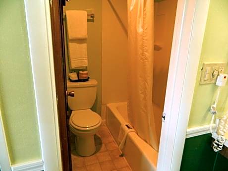 Economy Quadruple Room