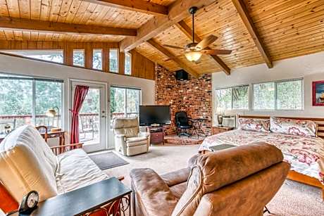 Quadruple Room with Mountain View