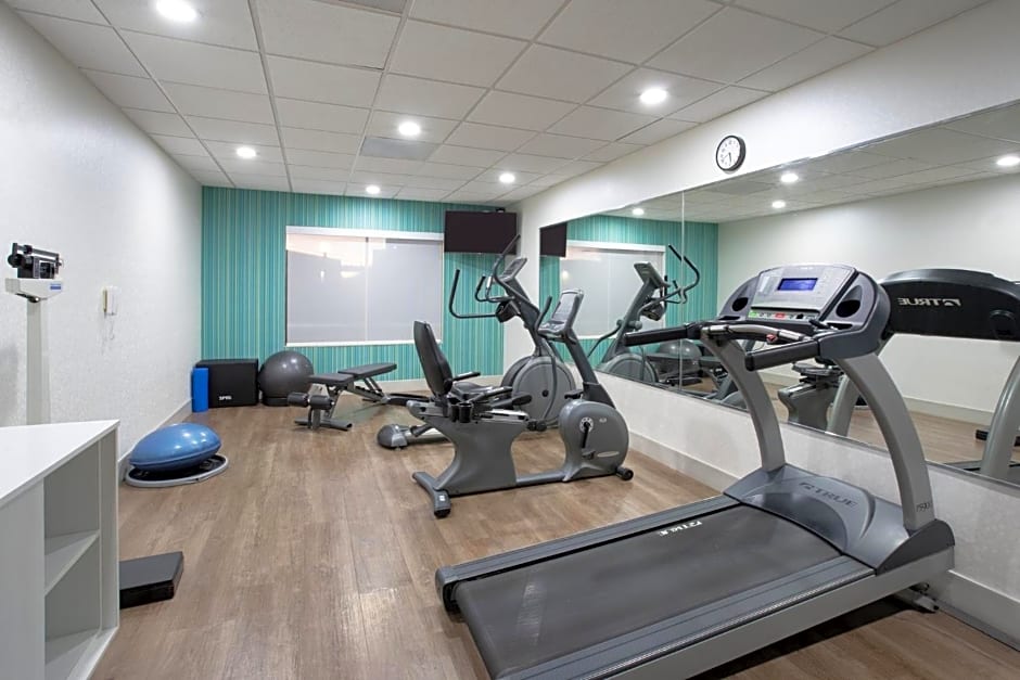 Holiday Inn Express & Suites Tucson, an IHG Hotel