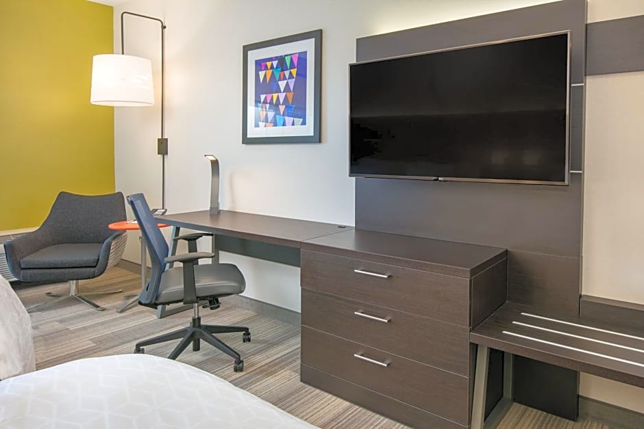 Holiday Inn Express Hotel & Suites Seaside Convention Center, an IHG Hotel