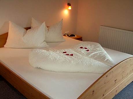 Apartment with Mountain View