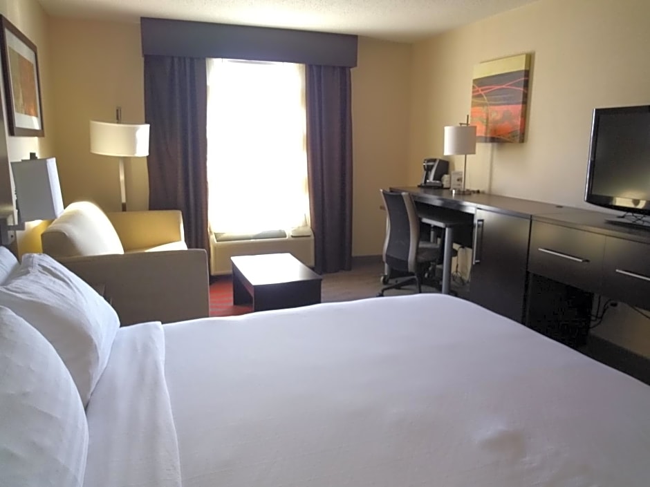 Holiday Inn Express Hotel & Suites Waterford, an IHG Hotel