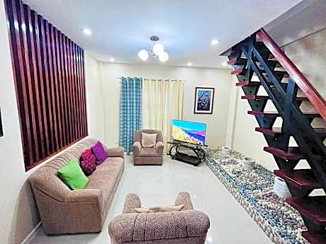 15pax-Rose&Fer Transient-2mins to Calle Crisologo