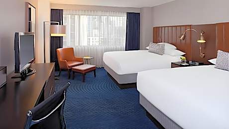 2 Queen Beds with ADA Shower