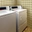 Days Inn & Suites by Wyndham Madison Heights MI