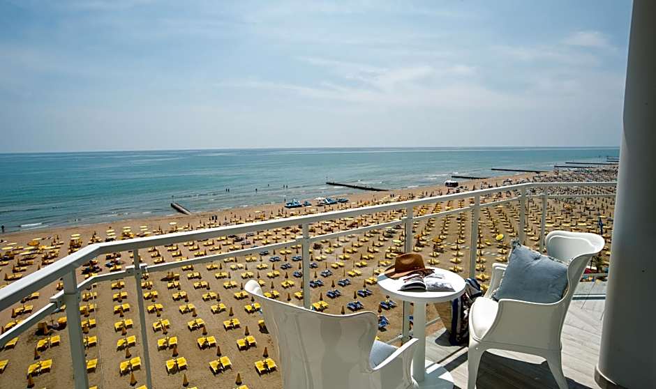 Hotel Nizza Frontemare Superior 3 Stelle