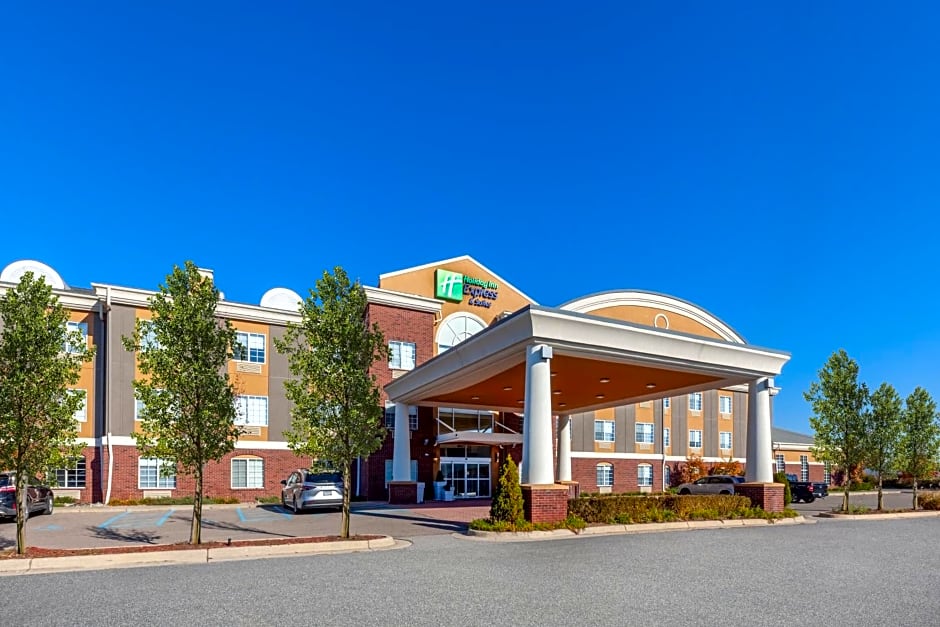 Holiday Inn Express Hotel & Suites Woodhaven