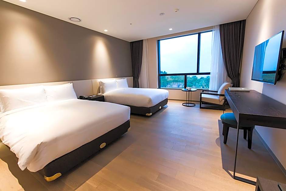 Photo 1 of 2 of Deluxe Premium 2 Beds