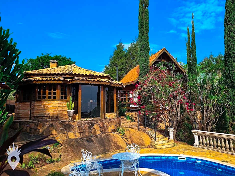 European House with Fireplace & Pool in Indaiatuba