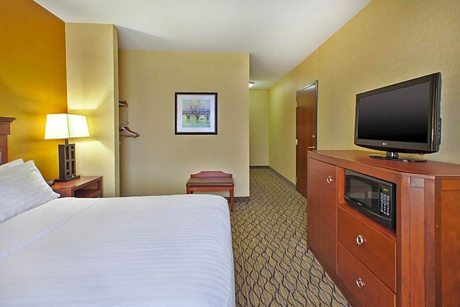 Holiday Inn Express Hotel & Suites - Belleville Area By IHG