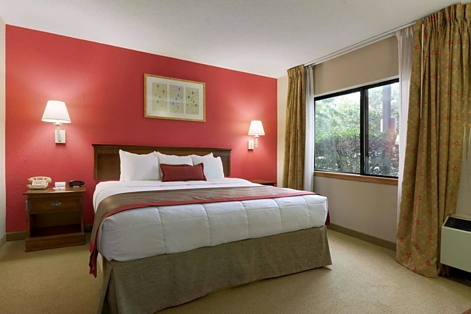 Ramada by Wyndham Raleigh