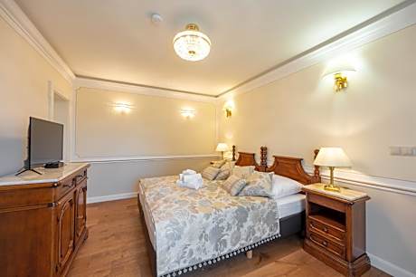 Deluxe Double Room with Extra Bed