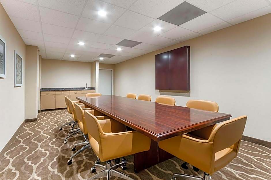 Comfort Suites At The University