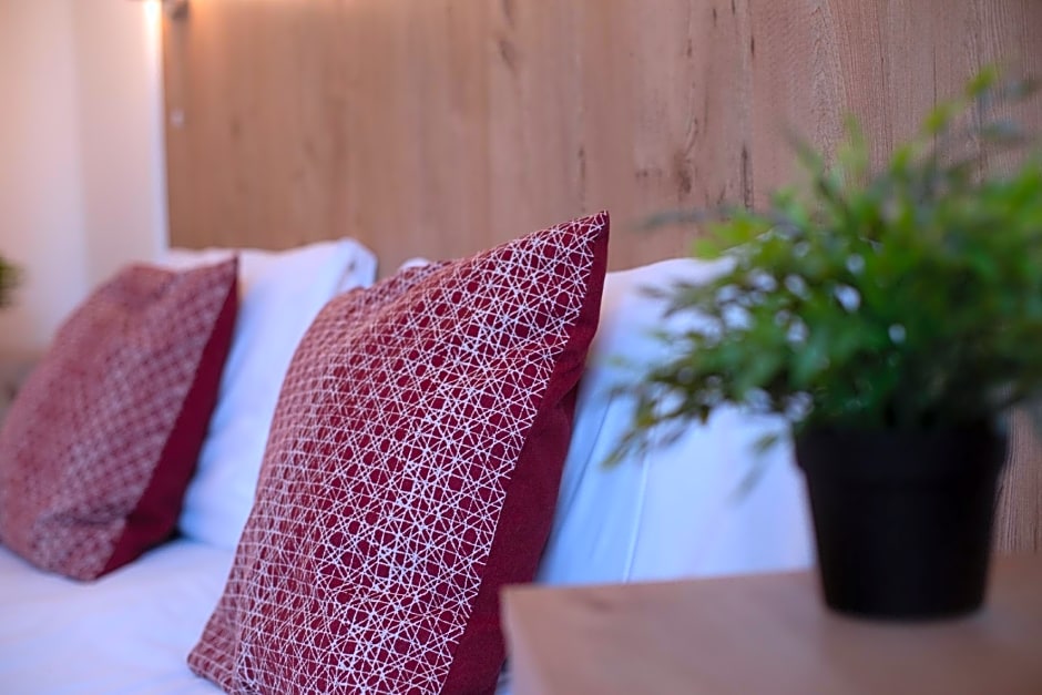 OYO TamTam Acton Hotel