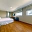 Pine Hill Hotel