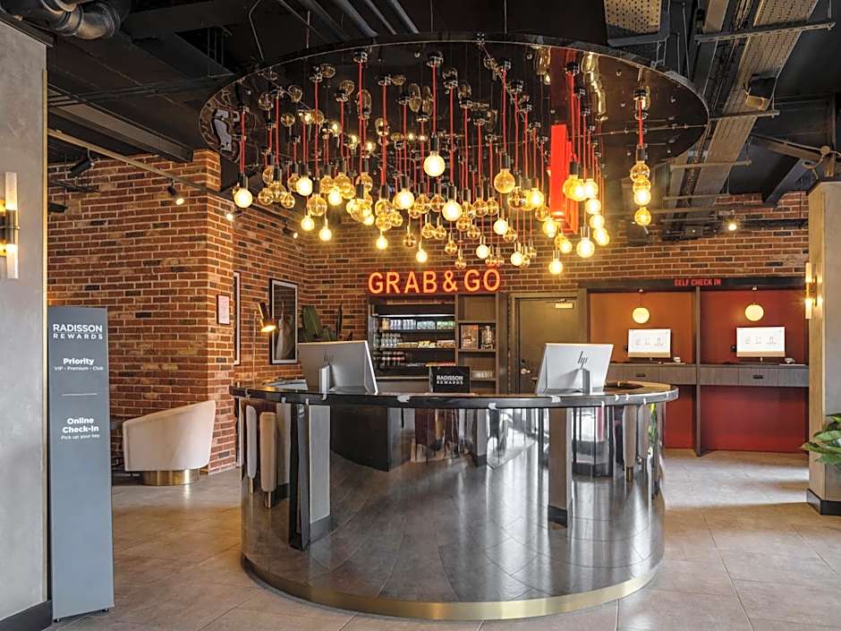 Radisson Red London Gatwick Airport