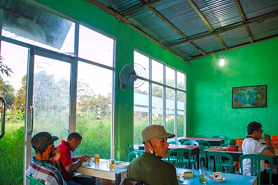 OYO 91051 Penginapan Pondok Ratu 354