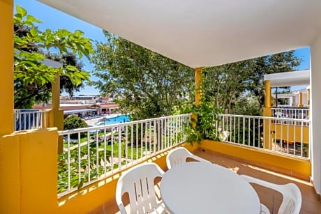 TWO BEDROOM APARTMENT 4 ADULTS
