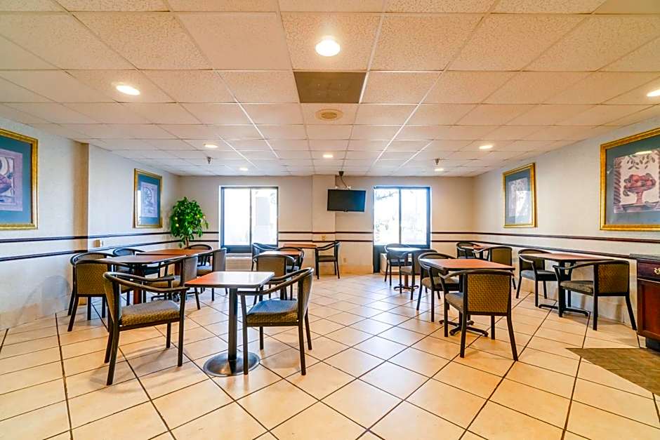 Ark Suites By OYO Jonesboro I-555