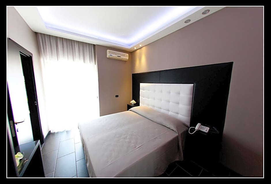 Fly Boutique Hotel