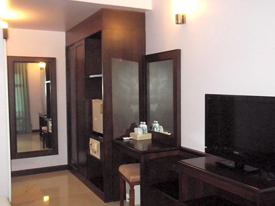 Lanta Bee Garden Bungalows